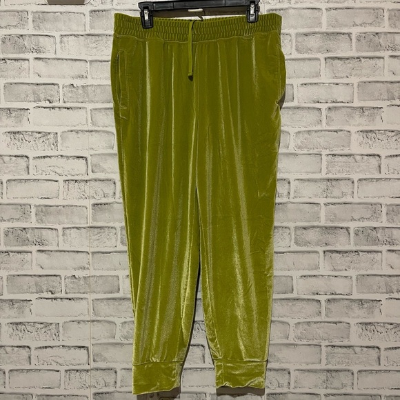 Fabletics Pants - Women’s Fabletics lime green velour super soft drawstring jogger sweatpants XL